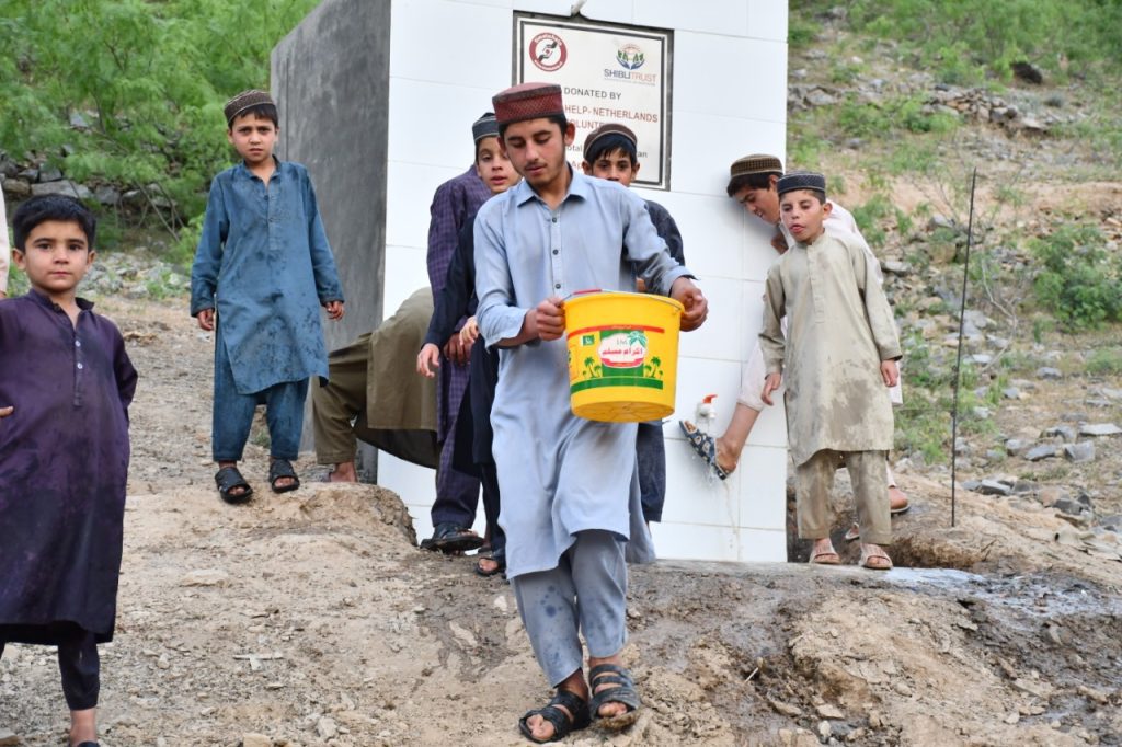 PAKISTAN WATERPUT 6